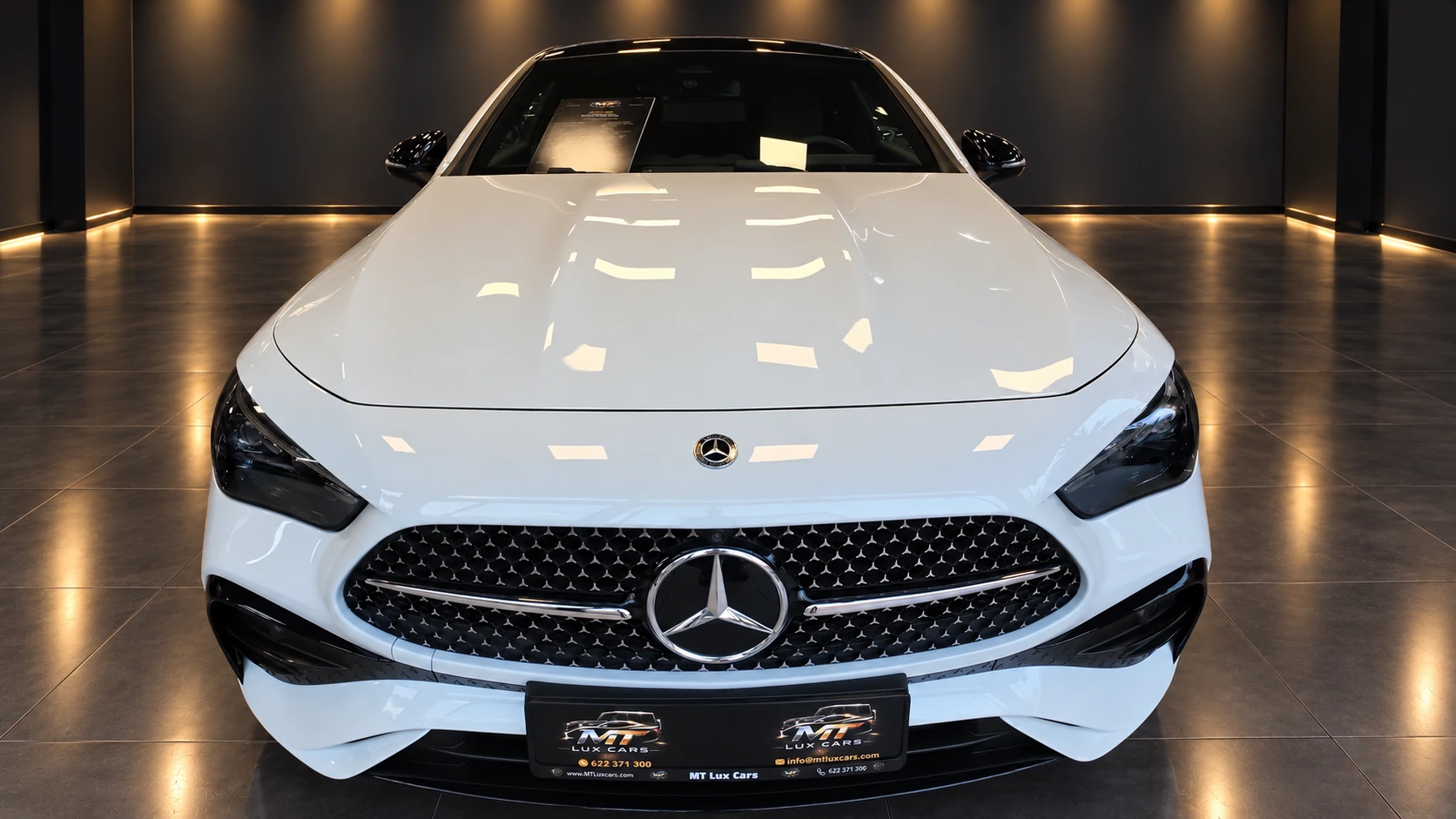 Mercedes-Benz CLE 300e Coupé AMG Line en Opalite White