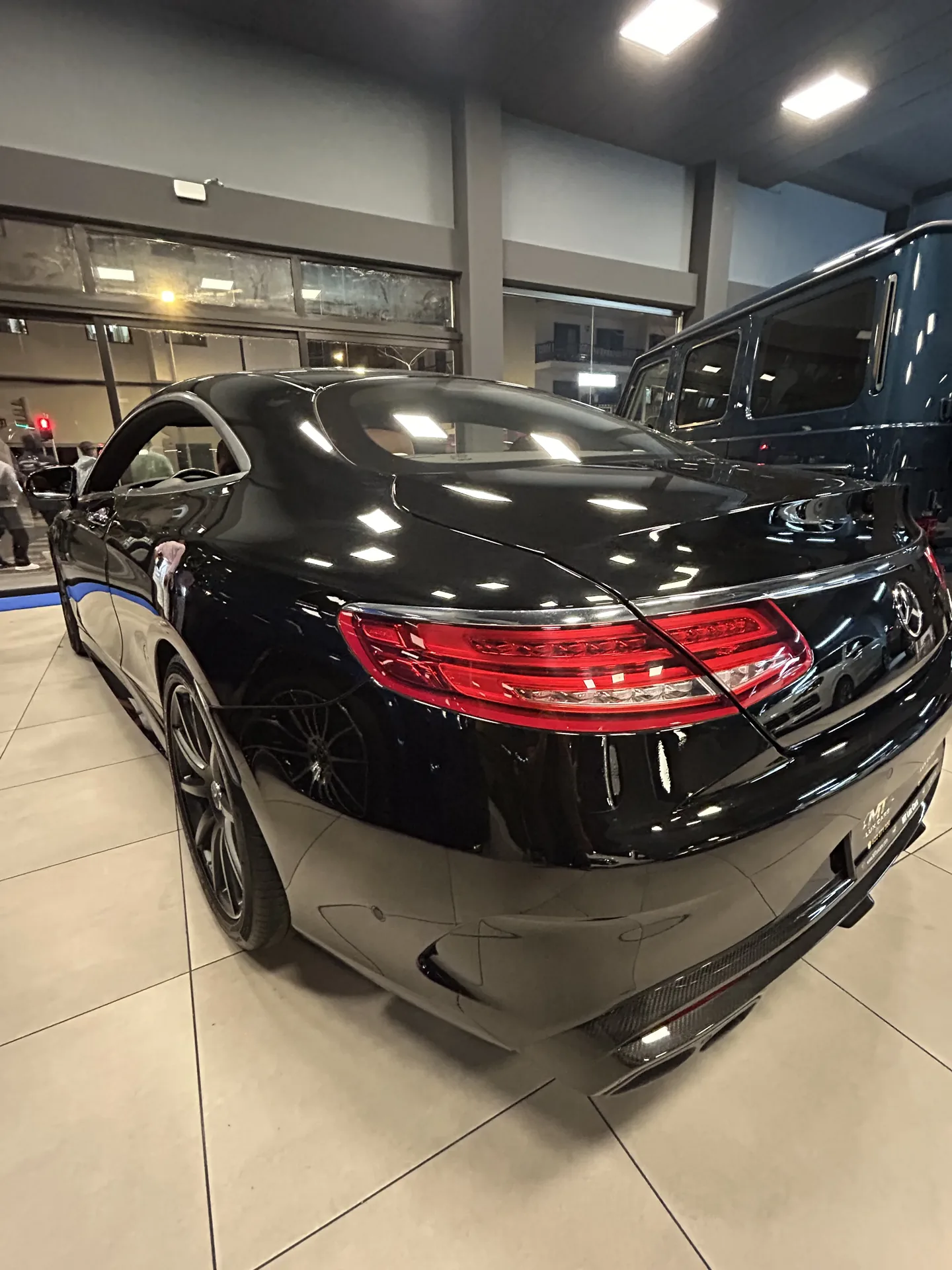 Mercedes-Benz S63, vehículo de lujo seminuevo financiable en MT Lux Cars