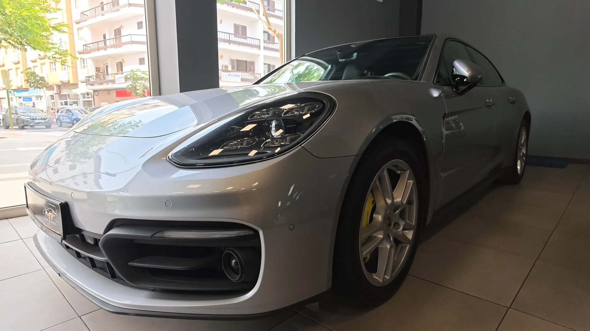 Porsche Panamera, vista frontal